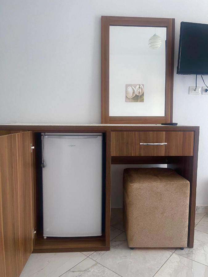 Kred Hotel Орикум Екстериор снимка